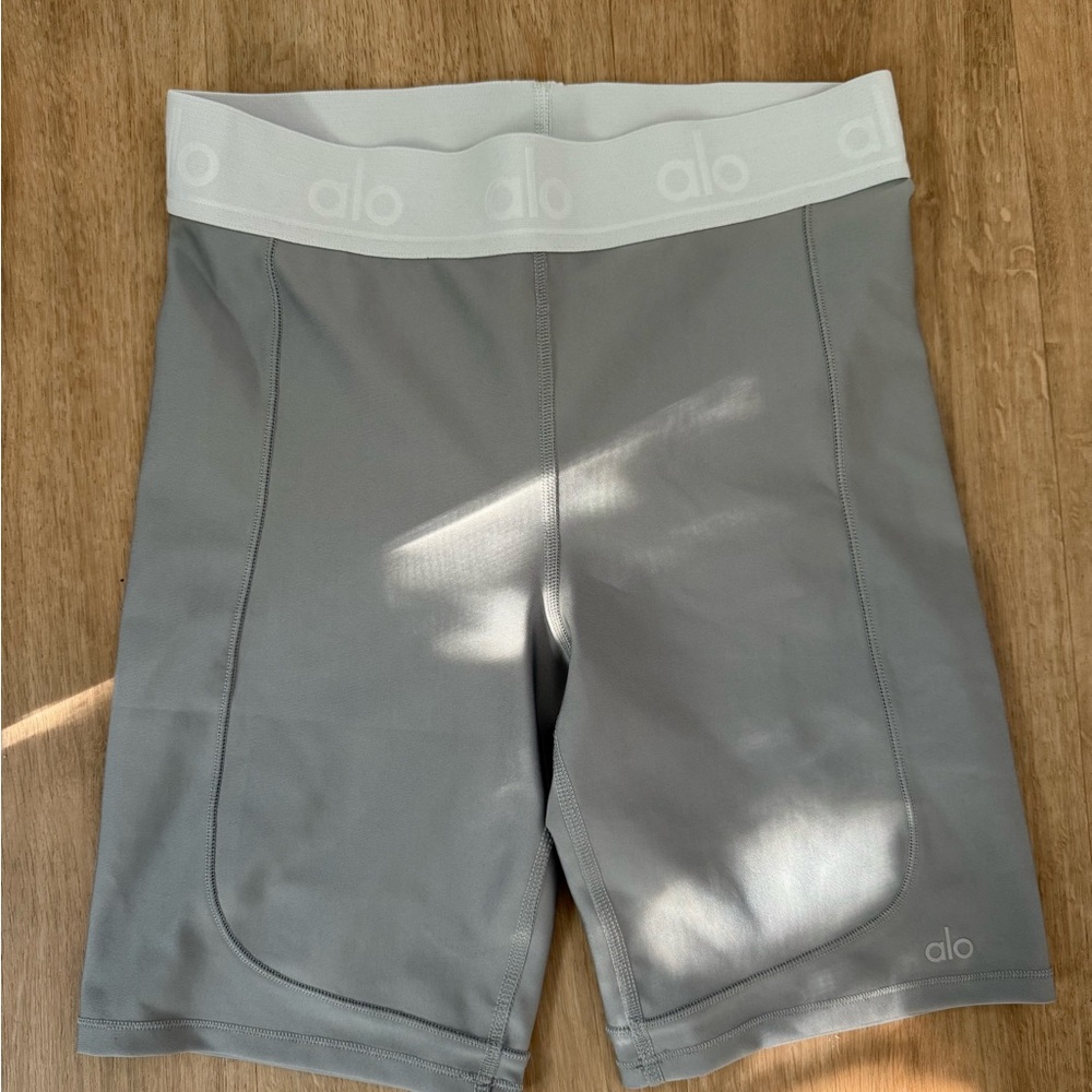 ALO Yoga Gray Bike Shorts Seamless Performance Fit